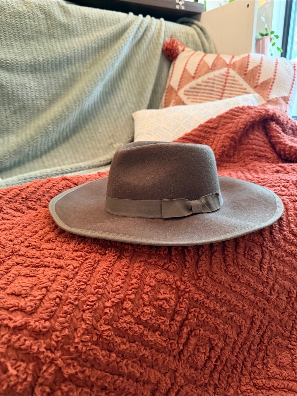 Dark green Wide-Brim Wool hat